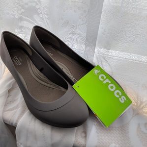🆕NWT Crocs Lina Wedges in Espresso